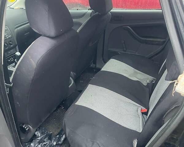 Чорний Форд Фокус, об'ємом двигуна 1.6 л та пробігом 220 тис. км за 1500 $, фото 3 на Automoto.ua