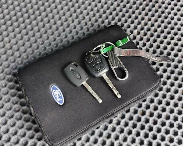 Черный Форд Фокус, объемом двигателя 1.6 л и пробегом 231 тыс. км за 4700 $, фото 33 на Automoto.ua