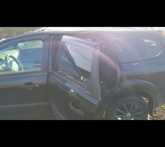 Черный Форд Фокус, объемом двигателя 1.6 л и пробегом 300 тыс. км за 1700 $, фото 5 на Automoto.ua