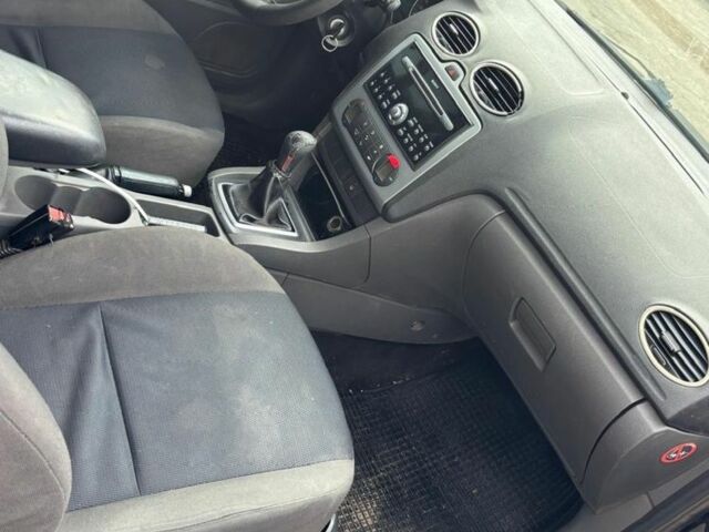 Черный Форд Фокус, объемом двигателя 2 л и пробегом 294 тыс. км за 1850 $, фото 7 на Automoto.ua