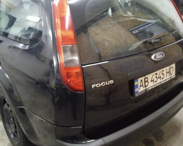 Черный Форд Фокус, объемом двигателя 1.6 л и пробегом 352 тыс. км за 4550 $, фото 3 на Automoto.ua