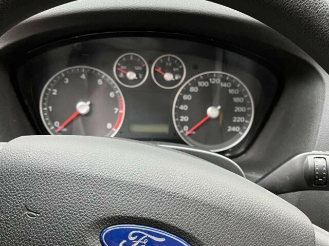 Черный Форд Фокус, объемом двигателя 1.6 л и пробегом 201 тыс. км за 5500 $, фото 3 на Automoto.ua