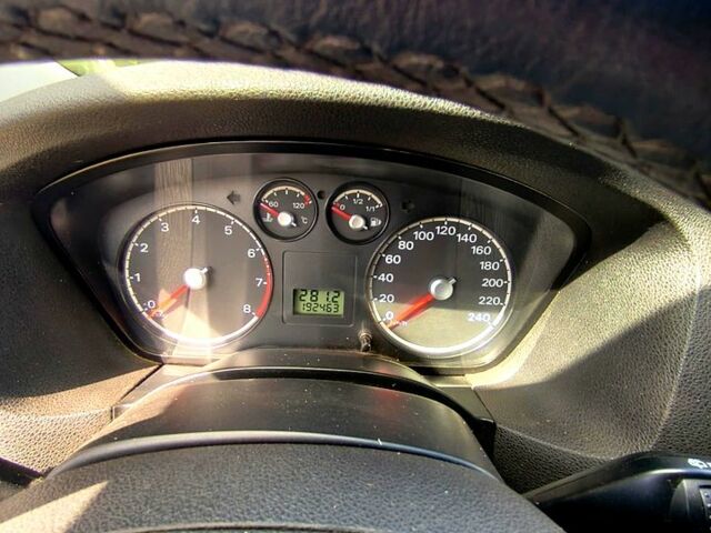 Черный Форд Фокус, объемом двигателя 1.6 л и пробегом 192 тыс. км за 5000 $, фото 1 на Automoto.ua