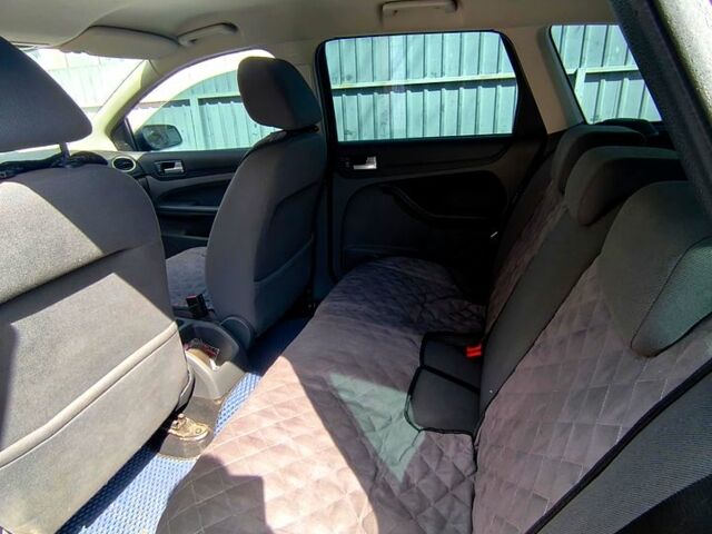 Черный Форд Фокус, объемом двигателя 1.6 л и пробегом 192 тыс. км за 5000 $, фото 3 на Automoto.ua