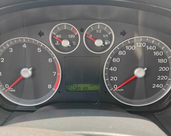 Черный Форд Фокус, объемом двигателя 1.6 л и пробегом 231 тыс. км за 4700 $, фото 17 на Automoto.ua