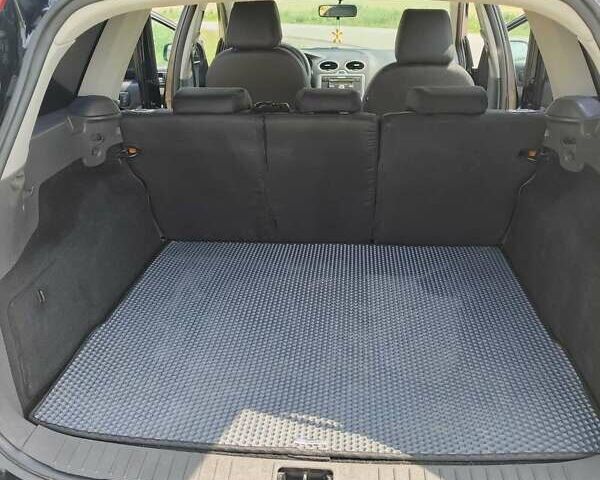 Черный Форд Фокус, объемом двигателя 1.6 л и пробегом 231 тыс. км за 4700 $, фото 30 на Automoto.ua