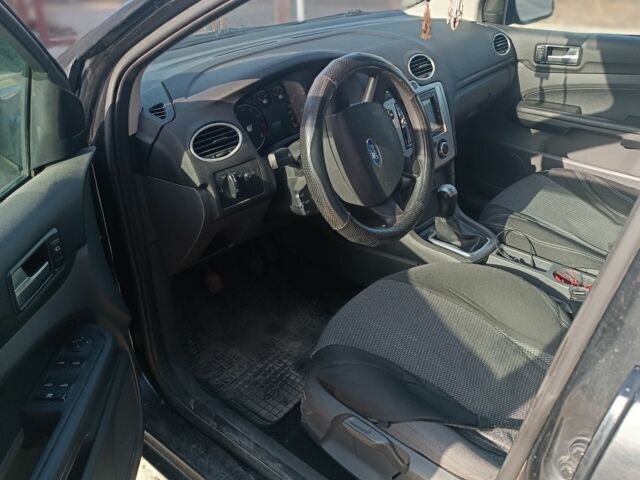 Чорний Форд Фокус, об'ємом двигуна 1.6 л та пробігом 292 тис. км за 4000 $, фото 3 на Automoto.ua