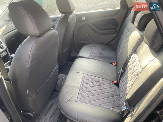 Черный Форд Фокус, объемом двигателя 1.6 л и пробегом 220 тыс. км за 3700 $, фото 11 на Automoto.ua