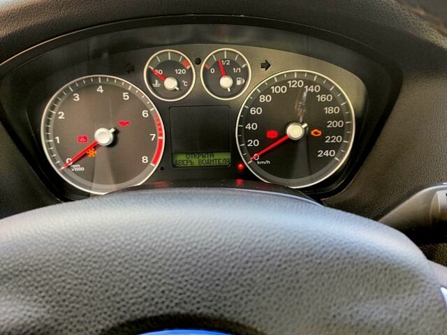 Черный Форд Фокус, объемом двигателя 1.6 л и пробегом 248 тыс. км за 3790 $, фото 8 на Automoto.ua