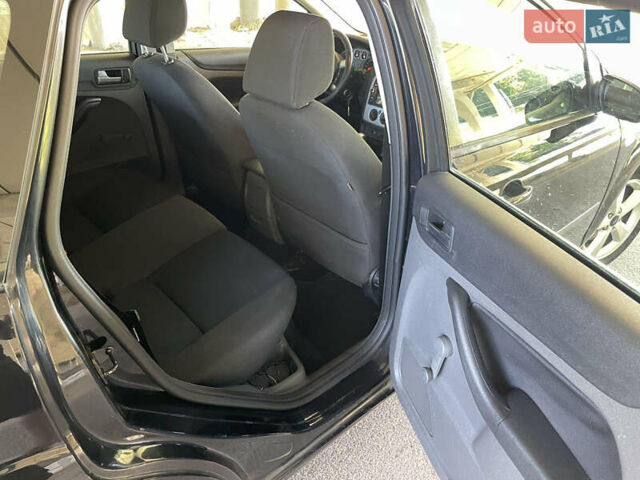 Черный Форд Фокус, объемом двигателя 1.6 л и пробегом 206 тыс. км за 4700 $, фото 12 на Automoto.ua