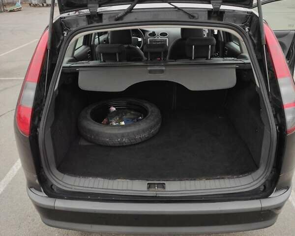 Черный Форд Фокус, объемом двигателя 1.6 л и пробегом 312 тыс. км за 4800 $, фото 23 на Automoto.ua