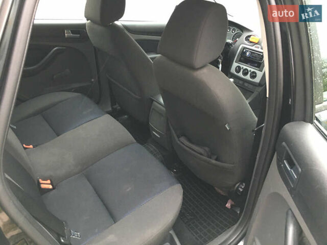 Черный Форд Фокус, объемом двигателя 1.6 л и пробегом 315 тыс. км за 3900 $, фото 4 на Automoto.ua