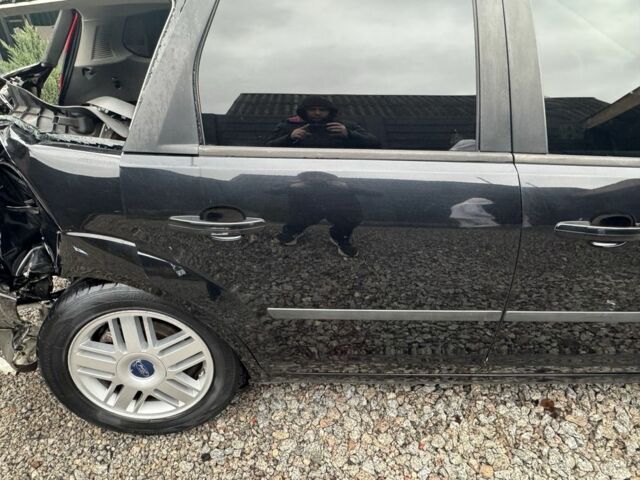 Черный Форд Фокус, объемом двигателя 1.6 л и пробегом 220 тыс. км за 2200 $, фото 9 на Automoto.ua