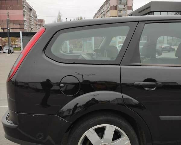 Черный Форд Фокус, объемом двигателя 1.6 л и пробегом 312 тыс. км за 4800 $, фото 4 на Automoto.ua