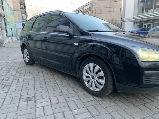 Черный Форд Фокус, объемом двигателя 1.6 л и пробегом 162 тыс. км за 5400 $, фото 3 на Automoto.ua