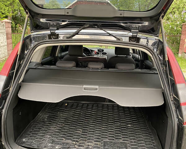 Черный Форд Фокус, объемом двигателя 1.6 л и пробегом 210 тыс. км за 4500 $, фото 7 на Automoto.ua