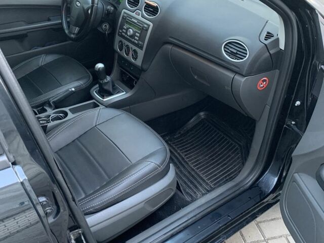 Черный Форд Фокус, объемом двигателя 1.6 л и пробегом 162 тыс. км за 5400 $, фото 15 на Automoto.ua