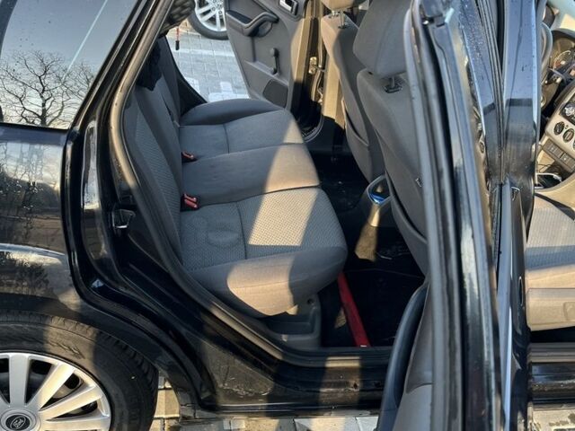 Чорний Форд Фокус, об'ємом двигуна 1.6 л та пробігом 305 тис. км за 4200 $, фото 4 на Automoto.ua