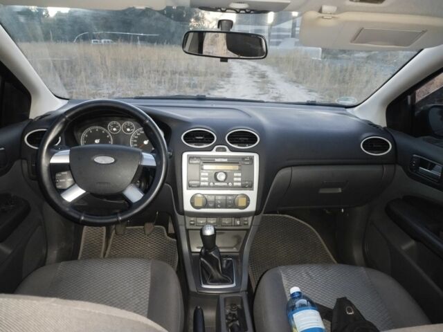 Черный Форд Фокус, объемом двигателя 1.6 л и пробегом 266 тыс. км за 4500 $, фото 5 на Automoto.ua