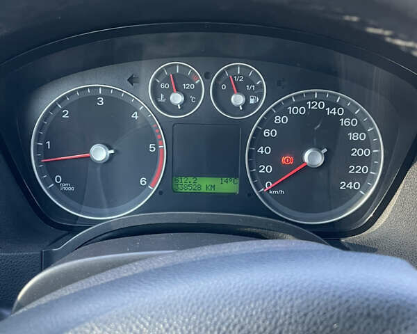 Черный Форд Фокус, объемом двигателя 2 л и пробегом 338 тыс. км за 5100 $, фото 13 на Automoto.ua