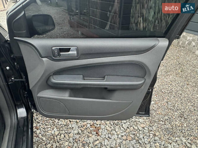 Черный Форд Фокус, объемом двигателя 1.6 л и пробегом 220 тыс. км за 2100 $, фото 23 на Automoto.ua