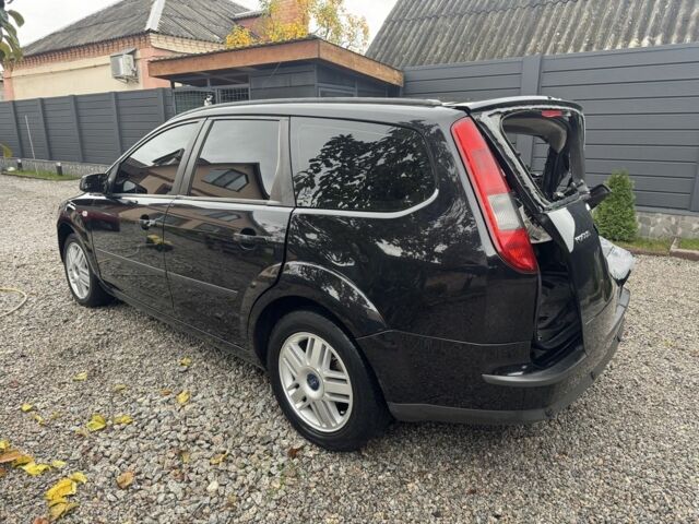 Черный Форд Фокус, объемом двигателя 1.6 л и пробегом 220 тыс. км за 2200 $, фото 2 на Automoto.ua