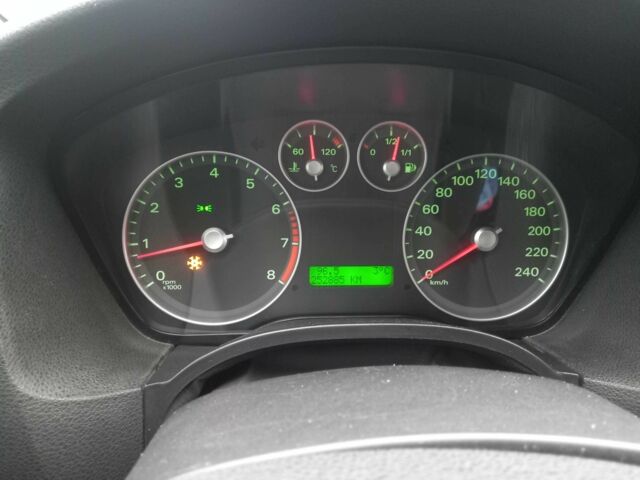 Черный Форд Фокус, объемом двигателя 1.6 л и пробегом 252 тыс. км за 5800 $, фото 5 на Automoto.ua