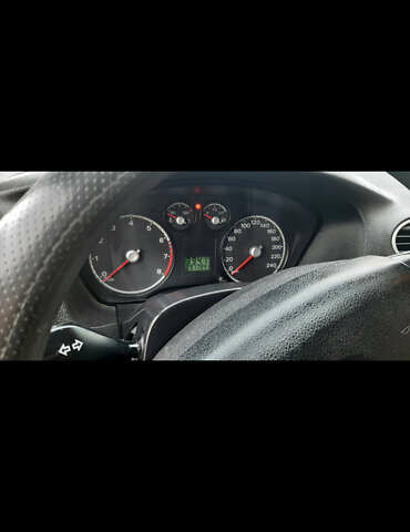 Черный Форд Фокус, объемом двигателя 1.6 л и пробегом 298 тыс. км за 3800 $, фото 7 на Automoto.ua