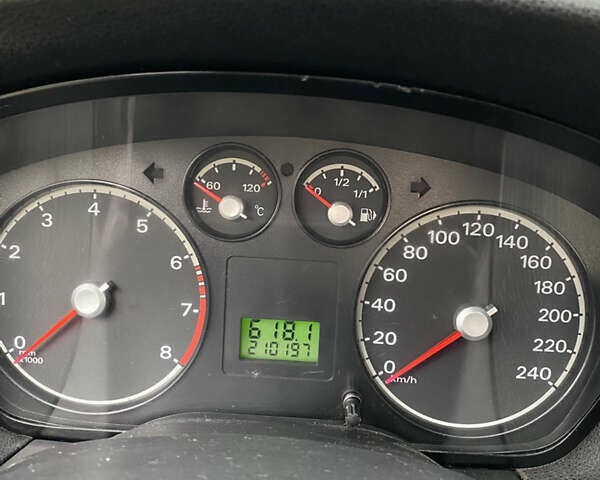 Черный Форд Фокус, объемом двигателя 1.6 л и пробегом 210 тыс. км за 4500 $, фото 1 на Automoto.ua