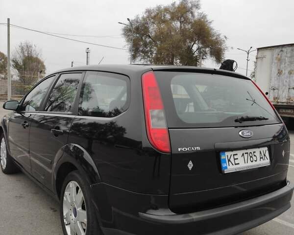 Черный Форд Фокус, объемом двигателя 1.6 л и пробегом 312 тыс. км за 4800 $, фото 1 на Automoto.ua