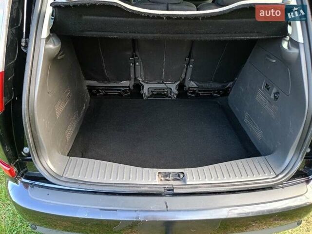 Черный Форд Фокус, объемом двигателя 2 л и пробегом 300 тыс. км за 4500 $, фото 6 на Automoto.ua