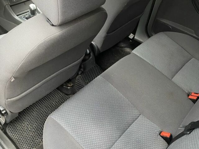 Черный Форд Фокус, объемом двигателя 1.6 л и пробегом 260 тыс. км за 4200 $, фото 7 на Automoto.ua