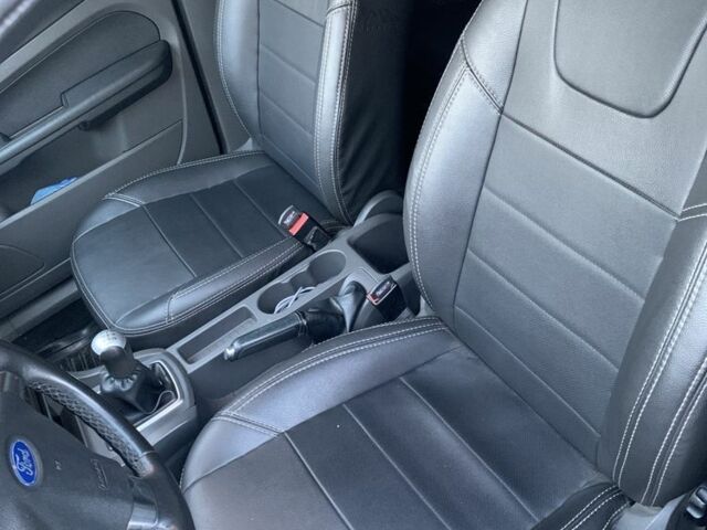 Черный Форд Фокус, объемом двигателя 1.6 л и пробегом 162 тыс. км за 5400 $, фото 11 на Automoto.ua