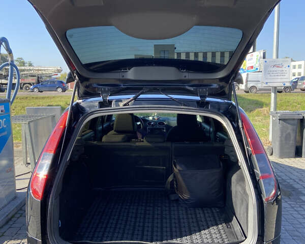 Черный Форд Фокус, объемом двигателя 2 л и пробегом 293 тыс. км за 4050 $, фото 5 на Automoto.ua