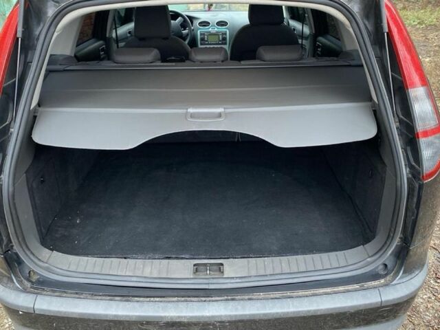 Черный Форд Фокус, объемом двигателя 1.6 л и пробегом 260 тыс. км за 4200 $, фото 5 на Automoto.ua