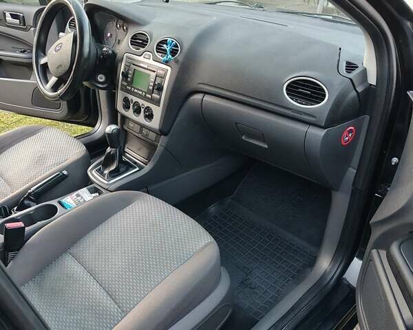 Черный Форд Фокус, объемом двигателя 1.56 л и пробегом 303 тыс. км за 3700 $, фото 3 на Automoto.ua