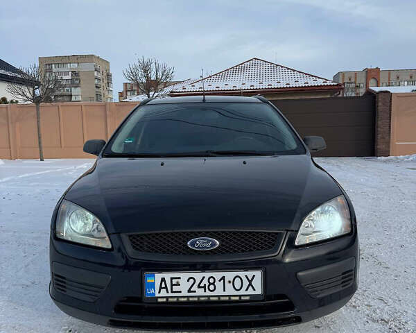 Черный Форд Фокус, объемом двигателя 1.6 л и пробегом 165 тыс. км за 5250 $, фото 2 на Automoto.ua