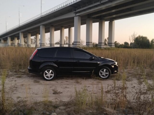 Черный Форд Фокус, объемом двигателя 1.6 л и пробегом 266 тыс. км за 4500 $, фото 2 на Automoto.ua