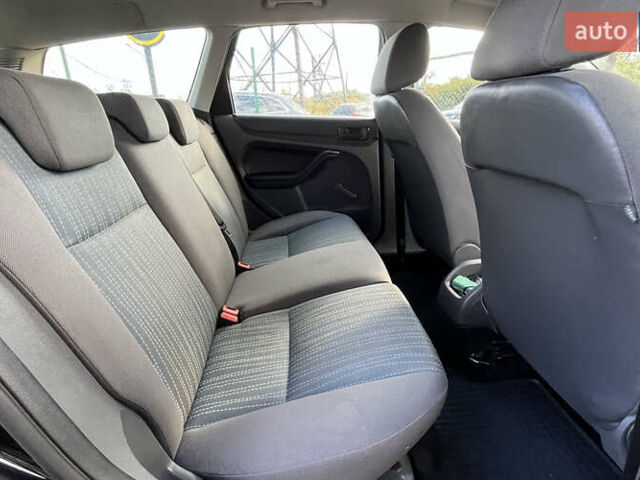 Черный Форд Фокус, объемом двигателя 1.6 л и пробегом 206 тыс. км за 4500 $, фото 19 на Automoto.ua