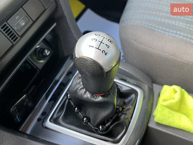 Черный Форд Фокус, объемом двигателя 1.6 л и пробегом 206 тыс. км за 4500 $, фото 10 на Automoto.ua