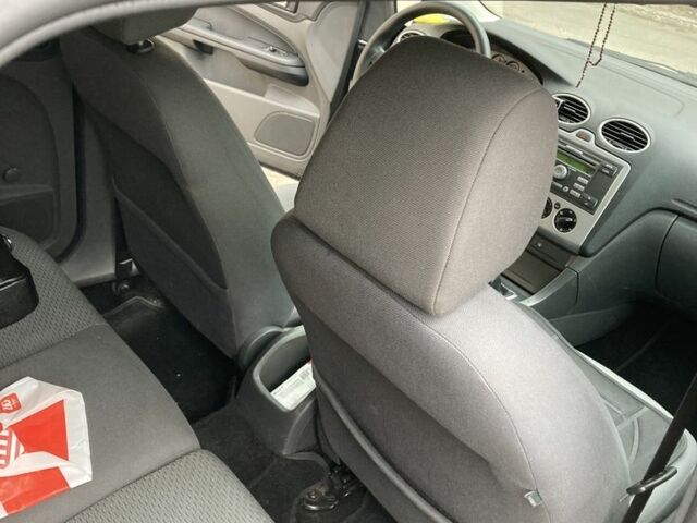 Черный Форд Фокус, объемом двигателя 1.6 л и пробегом 184 тыс. км за 4450 $, фото 3 на Automoto.ua