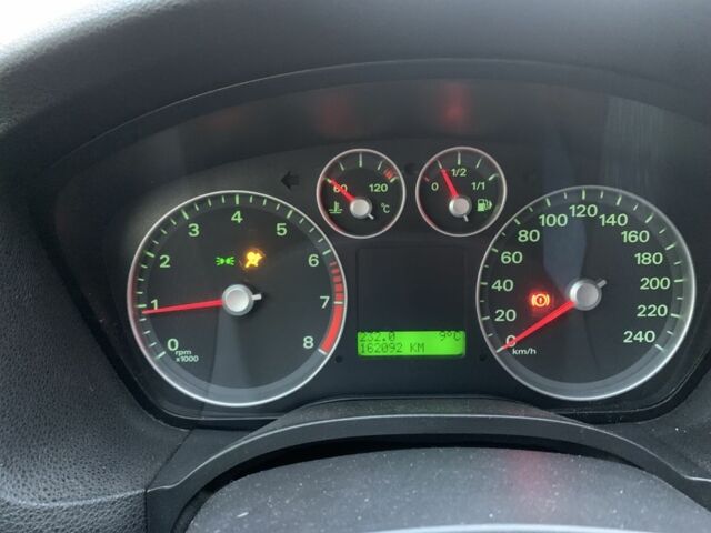 Черный Форд Фокус, объемом двигателя 1.6 л и пробегом 162 тыс. км за 5400 $, фото 8 на Automoto.ua