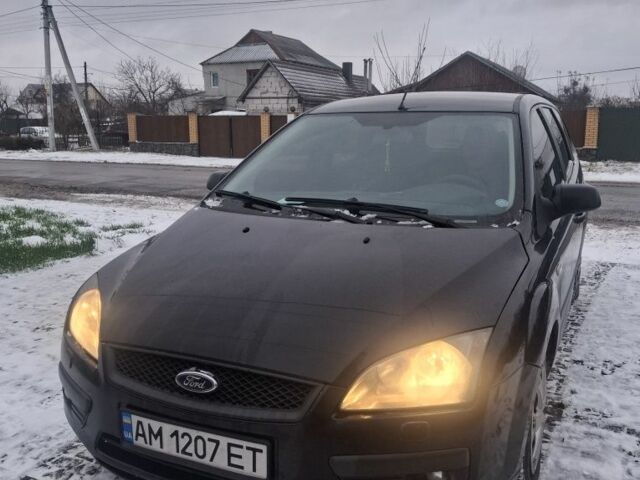 Черный Форд Фокус, объемом двигателя 1.6 л и пробегом 234 тыс. км за 4300 $, фото 1 на Automoto.ua