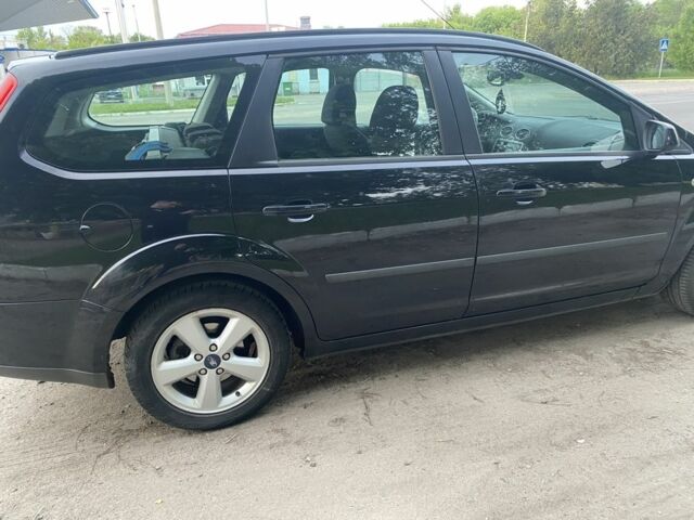 Черный Форд Фокус, объемом двигателя 1.6 л и пробегом 200 тыс. км за 4899 $, фото 4 на Automoto.ua