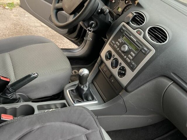 Черный Форд Фокус, объемом двигателя 1.6 л и пробегом 184 тыс. км за 4450 $, фото 5 на Automoto.ua