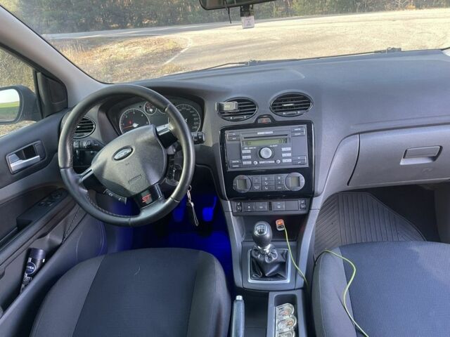 Черный Форд Фокус, объемом двигателя 2 л и пробегом 338 тыс. км за 5100 $, фото 7 на Automoto.ua