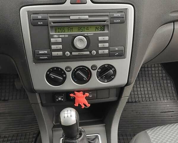 Черный Форд Фокус, объемом двигателя 1.6 л и пробегом 312 тыс. км за 4800 $, фото 20 на Automoto.ua