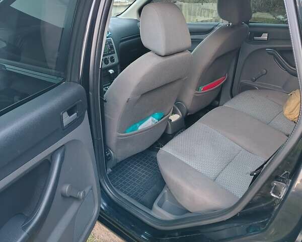 Черный Форд Фокус, объемом двигателя 1.56 л и пробегом 303 тыс. км за 3700 $, фото 5 на Automoto.ua