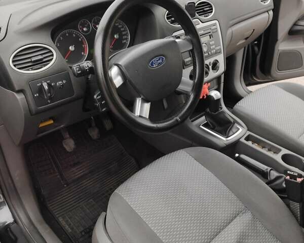 Черный Форд Фокус, объемом двигателя 1.6 л и пробегом 312 тыс. км за 4800 $, фото 15 на Automoto.ua