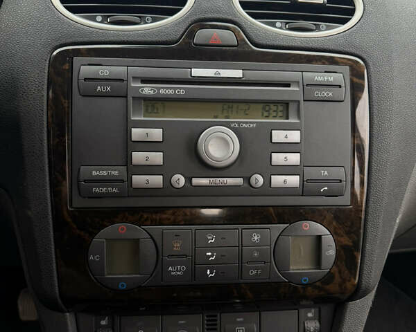 Чорний Форд Фокус, об'ємом двигуна 1.6 л та пробігом 195 тис. км за 5499 $, фото 43 на Automoto.ua